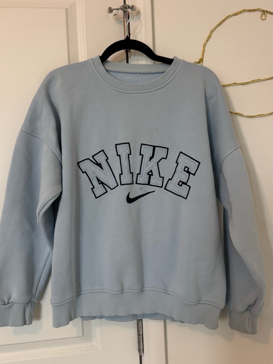 Nike Tops - Adorable vintage-esc Nike Light Blue Crewneck Sweatshirt with Embroidered Logo